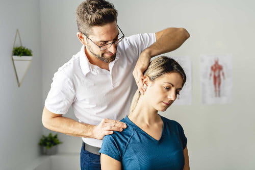 chiropractor and patient seo
